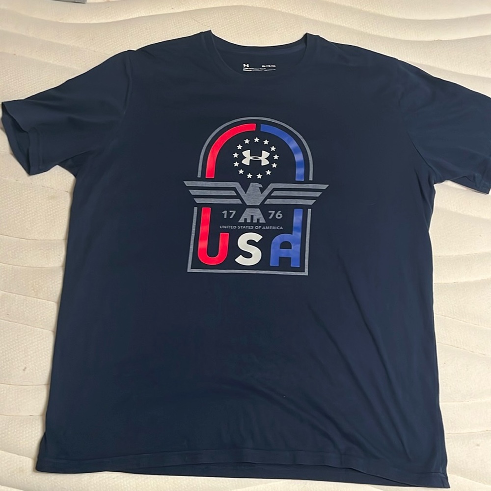 Size: XL
Color: Grey
Brand: Under Armour
Details: Loose fit, Heatgear